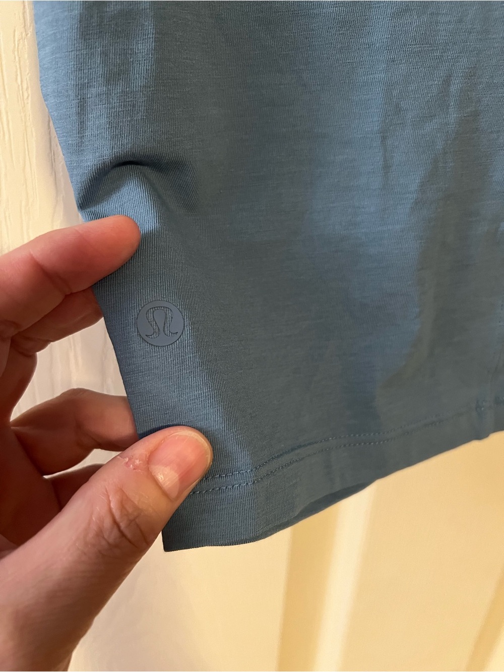#214 Lululemon Twist Front Short Sleeve Yoga Training Top Blue Gry Size 8/10 EUC - Picture 3 of 3